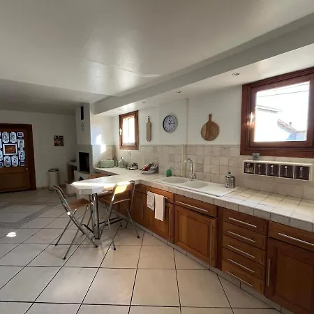 Spacious 6-bedroom, 5 Bathroom House In * Aubeterre-sur-Dronne