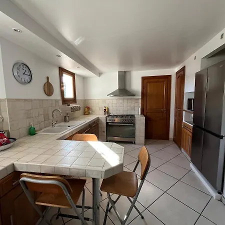 Spacious 6-bedroom, 5 Bathroom House In Ferienhaus *