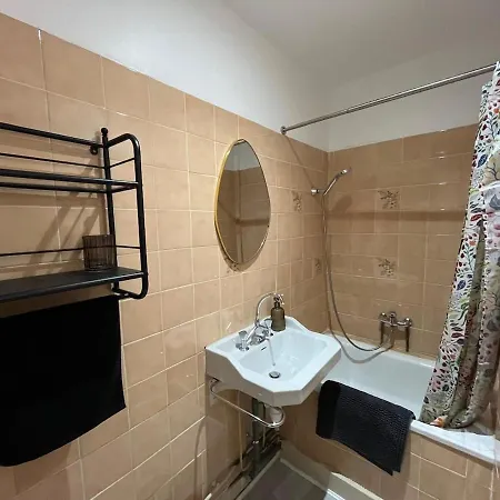 Сasa de vacaciones Spacious 6-bedroom, 5 Bathroom House In Aubeterre-sur-Dronne