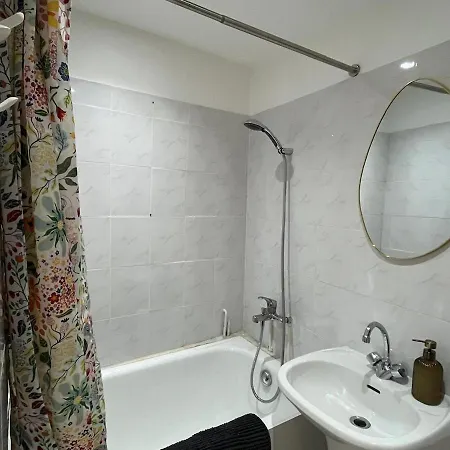 Spacious 6-bedroom, 5 Bathroom House In Сasa de vacaciones *