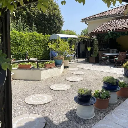 Сasa de vacaciones Spacious 6-bedroom, 5 Bathroom House In Aubeterre-sur-Dronne