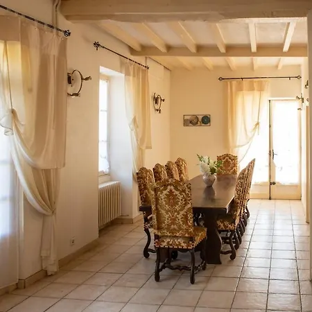 Spacious 6-bedroom, 5 Bathroom House In Сasa de vacaciones Aubeterre-sur-Dronne